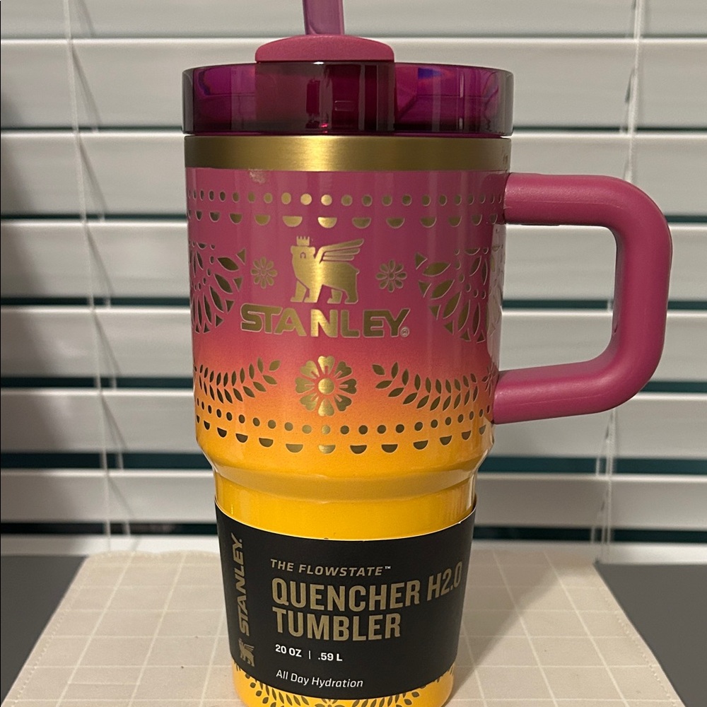 Stanley Quencher H2.0 tumbler - Sold out Sunrise Catrina limited edition 20 oz